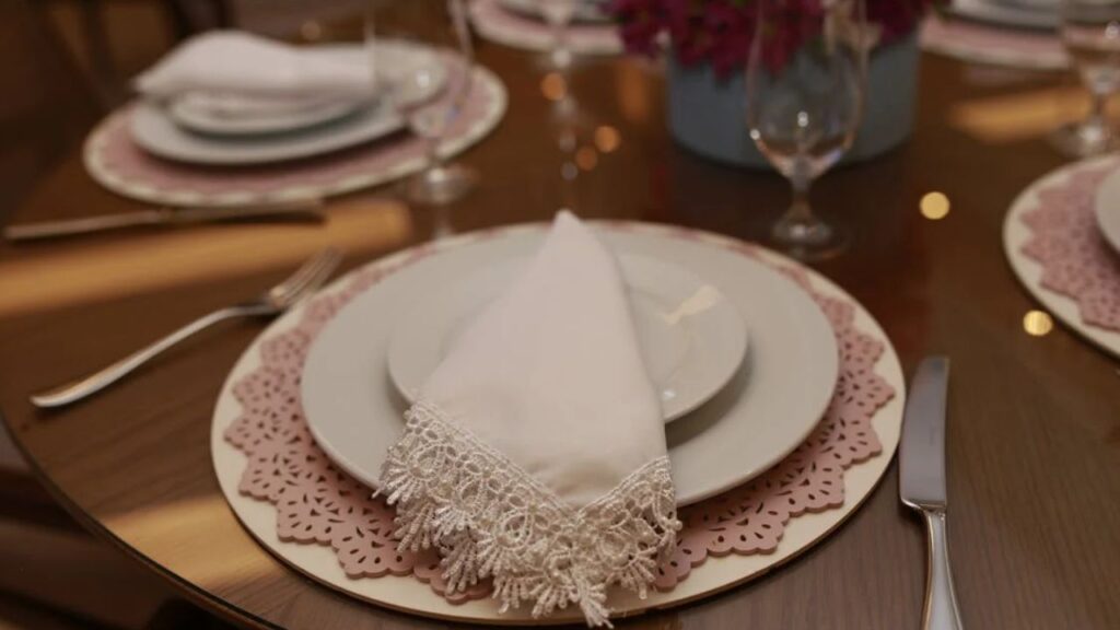 The Unique Features of Thyme and Table Dinnerware