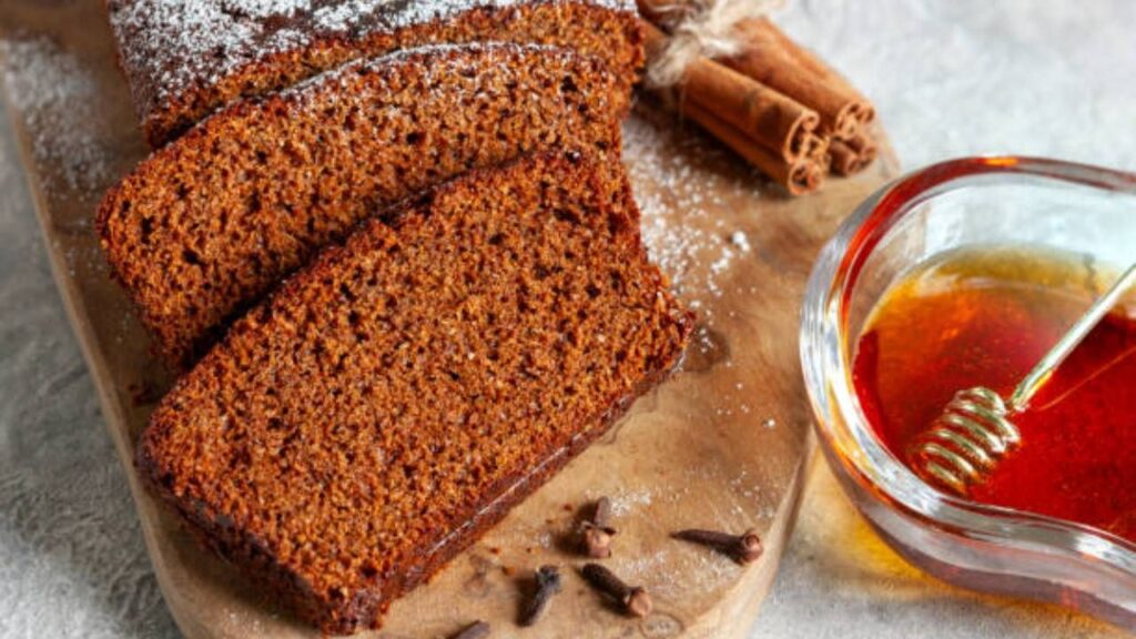 The Cultural Significance of Amish Applesauce Cake